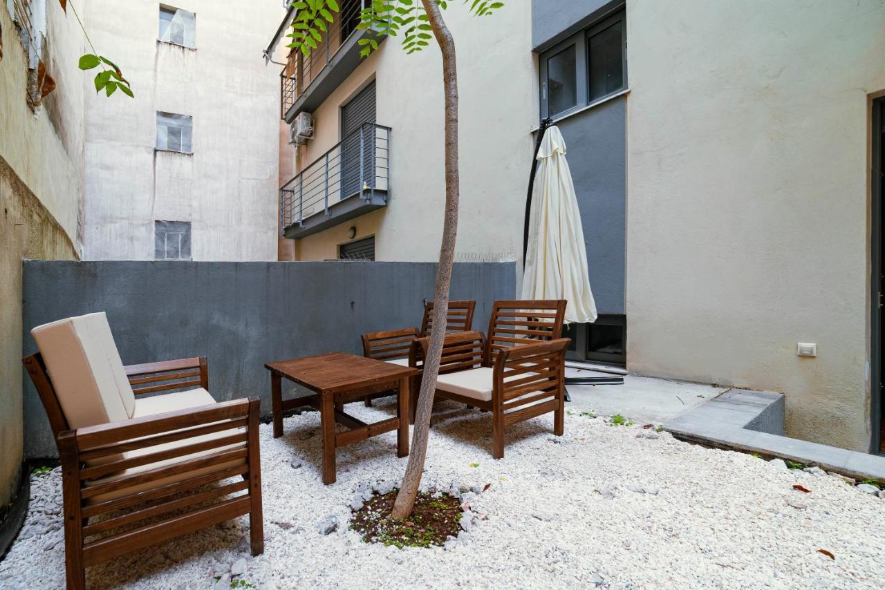 Апартаменты Lykabettus Gem With Yard And Parking Афины Экстерьер фото