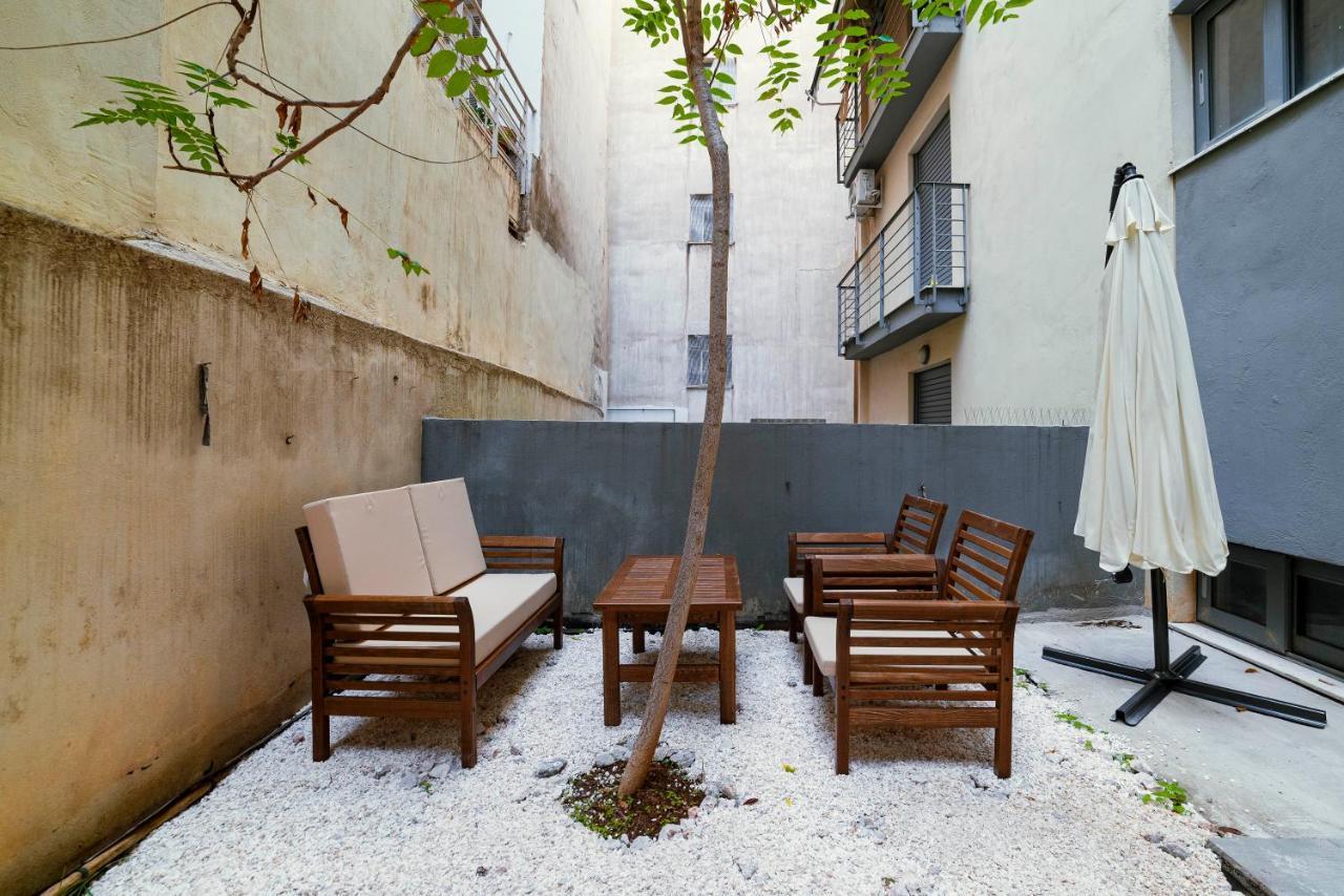 Апартаменты Lykabettus Gem With Yard And Parking Афины Экстерьер фото